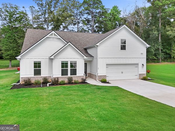 96 Whites Pond Road, Moreland, GA 30259