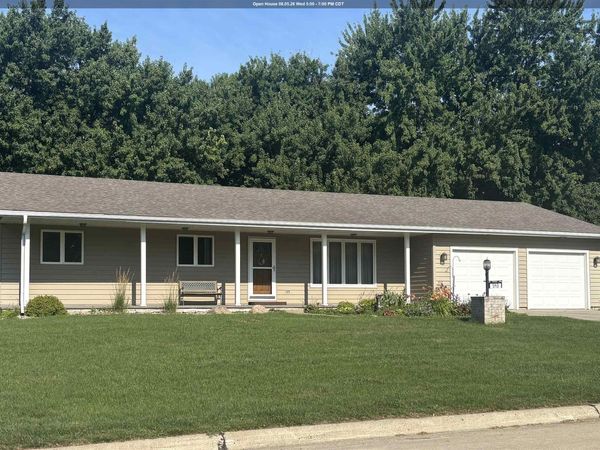 543 11th Ave NE, Sioux Center, IA 51250