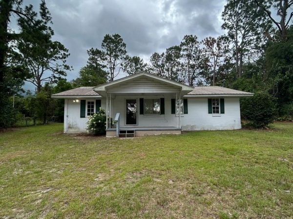 612 Prosperity Drive, Swainsboro, GA 30401