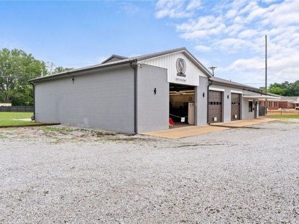 2837 Culver Road , Tuscaloosa, AL 35401