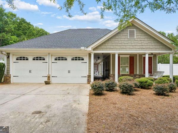 162 Cottage Club Drive, Locust Grove, GA 30248