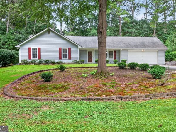 129 Springbrook Dr, Auburn, GA 30011