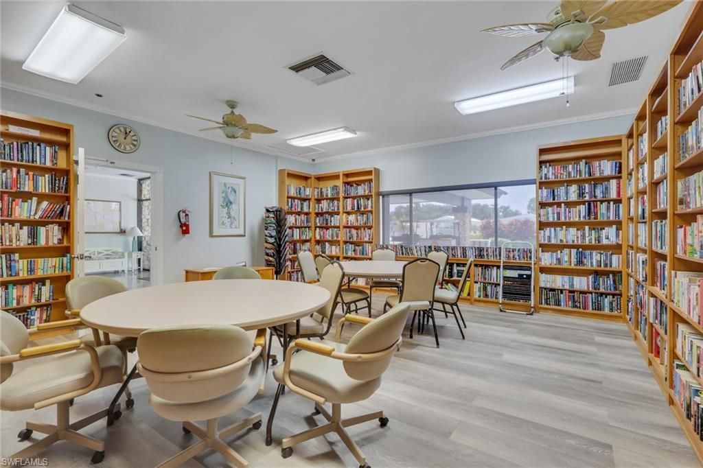 386 Leopard Ln, Unit 386, Naples, FL 34114 Photo
