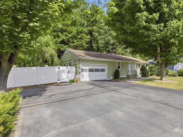 172 Boylston St, Shrewsbury, MA 01545