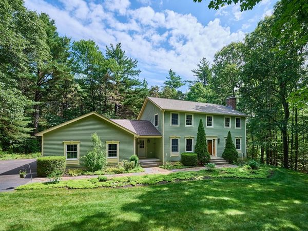 2 Eastwood Dr, Southampton, MA 01073