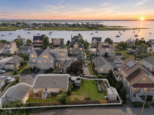 14 Overlook Street, Newburyport, MA 01950