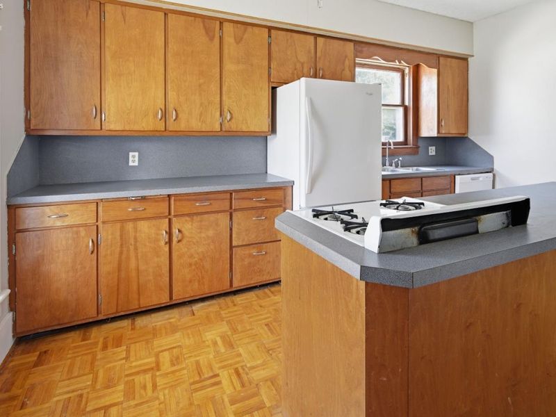 426 N Sandusky, Bellevue, OH 44811 Photo 3