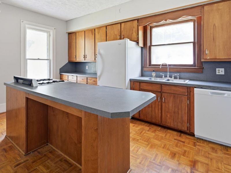 426 N Sandusky, Bellevue, OH 44811 Photo 5