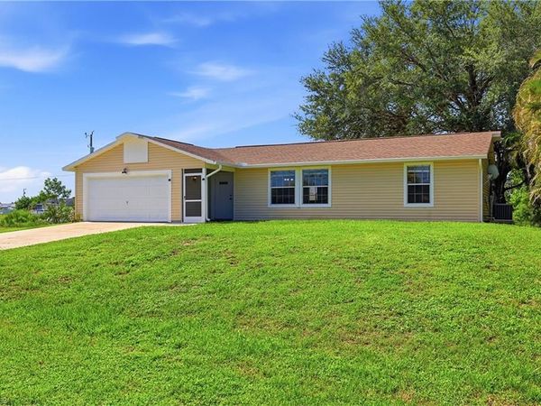 302 NW 5th TER, CAPE CORAL, FL 33993