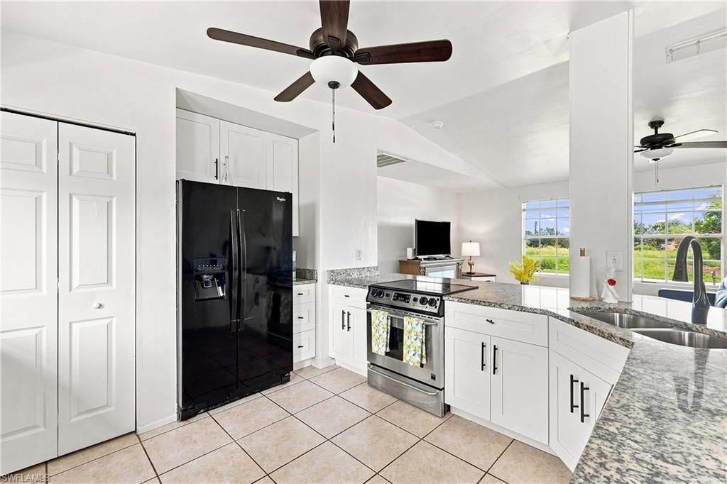 302 NW 5th Ter, Cape Coral, FL 33993 Photo