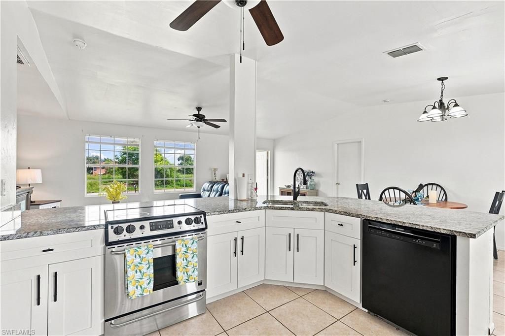 302 NW 5th Ter, Cape Coral, FL 33993 Photo