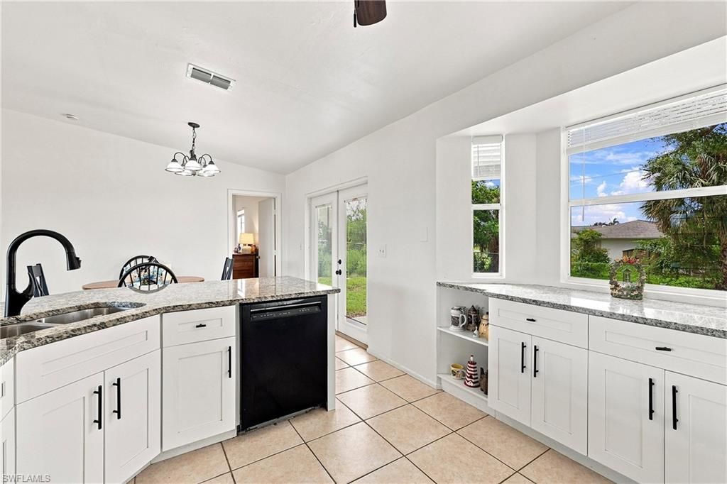 302 NW 5th Ter, Cape Coral, FL 33993 Photo