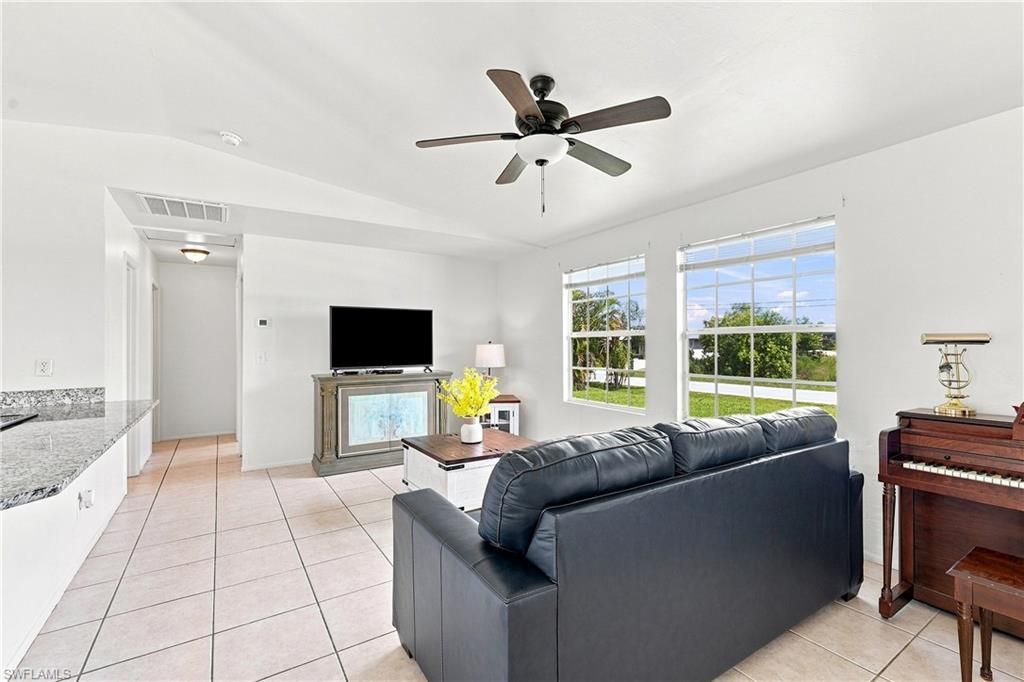 302 NW 5th Ter, Cape Coral, FL 33993 Photo