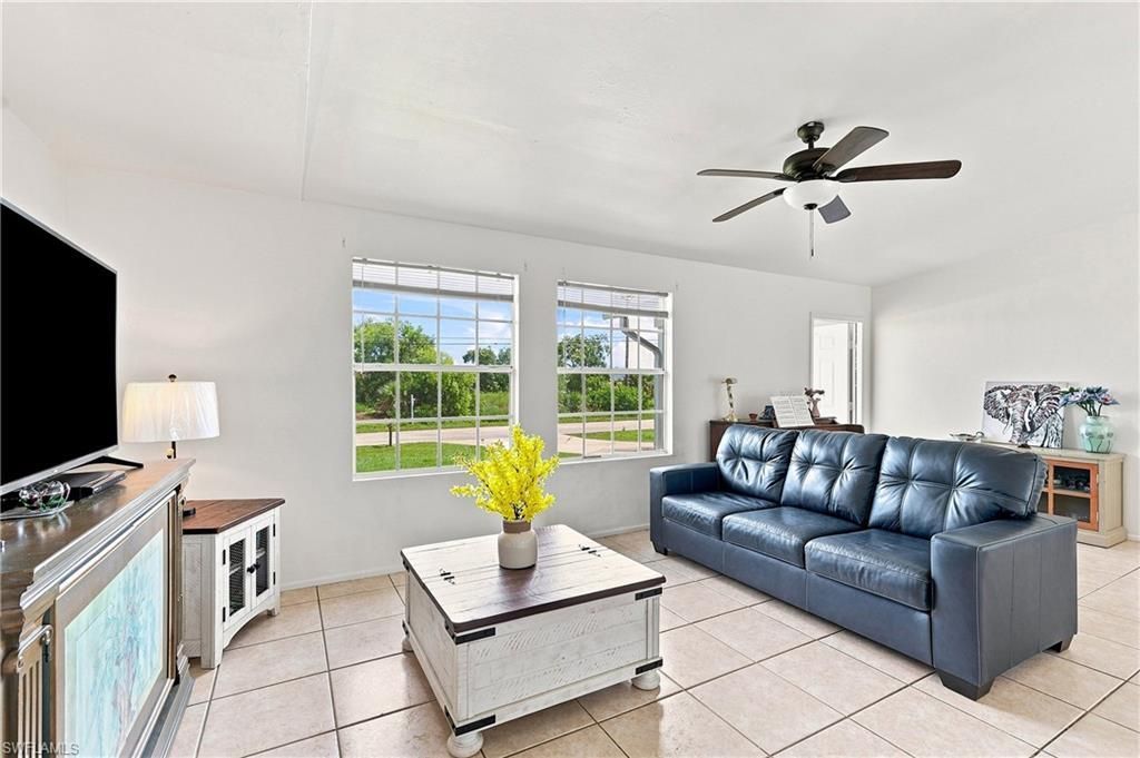 302 NW 5th Ter, Cape Coral, FL 33993 Photo