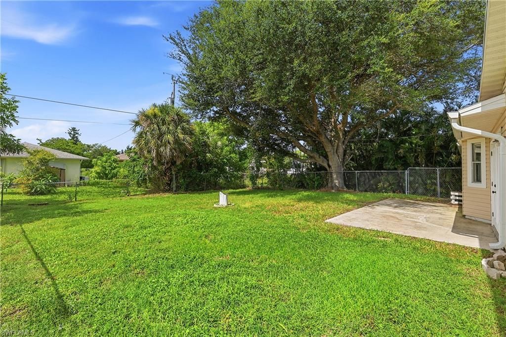 302 NW 5th Ter, Cape Coral, FL 33993 Photo