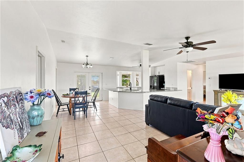 302 NW 5th Ter, Cape Coral, FL 33993 Photo