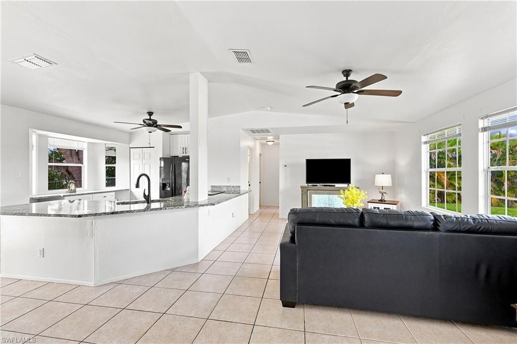302 NW 5th Ter, Cape Coral, FL 33993 Photo