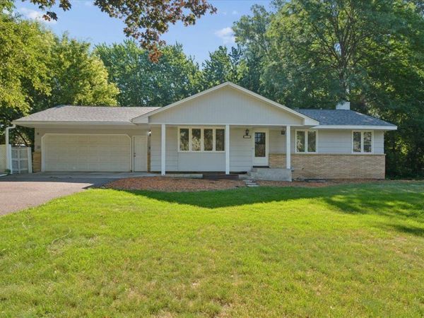 300 Quaker Lane N, Plymouth, MN 55441