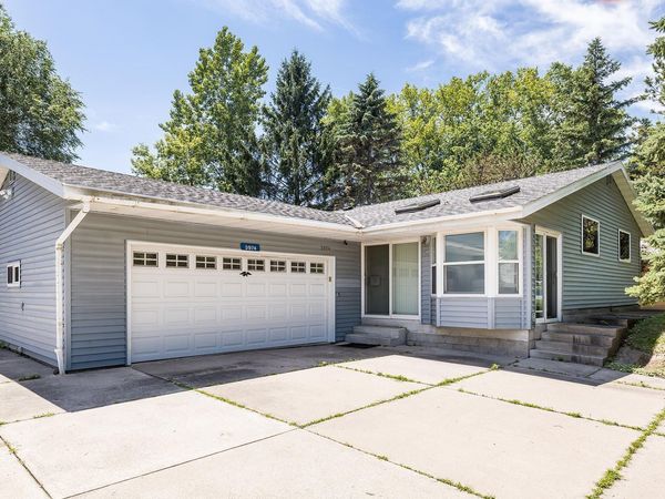 3974 Woodview Drive , Vadnais Heights, MN 55127