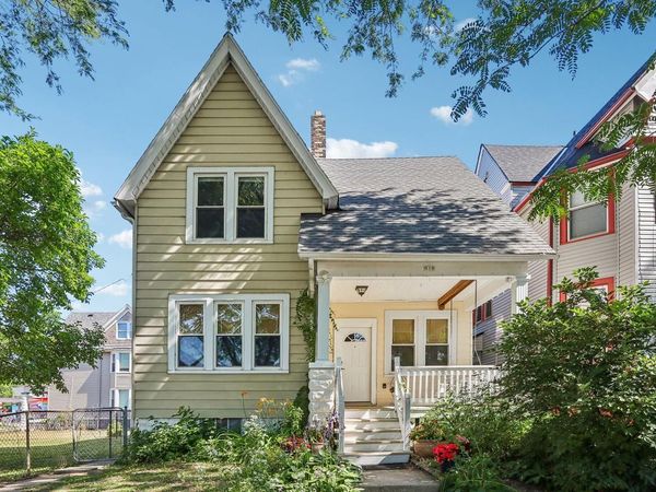 510 E Garfield AVENUE, Milwaukee, WI 53212