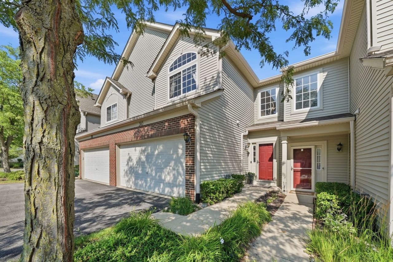 383 Jamestown Court , Aurora, IL 60502