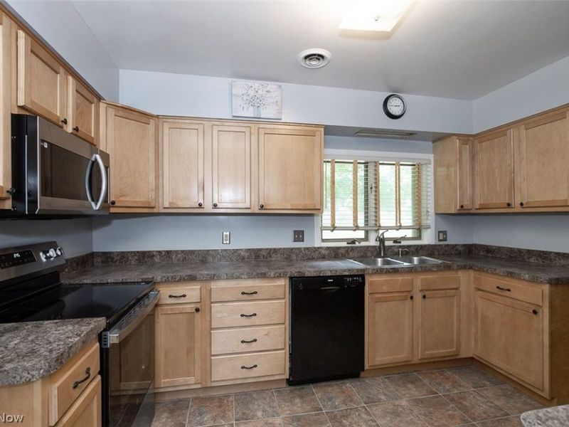 380 Alden Avenue, Akron, OH 44313 Photo 20