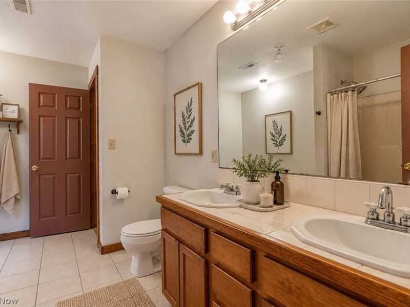 643 Fruit Drive, Coventry, OH 44319 Photo 14