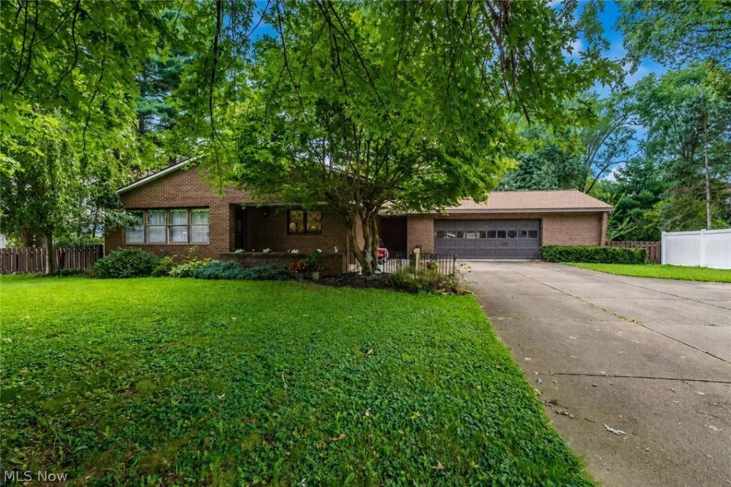 515 S Silver Street, Louisville, OH 44641 Main Photo