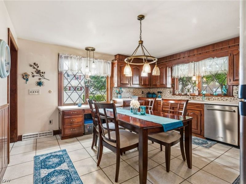 515 S Silver Street, Louisville, OH 44641 Photo 9