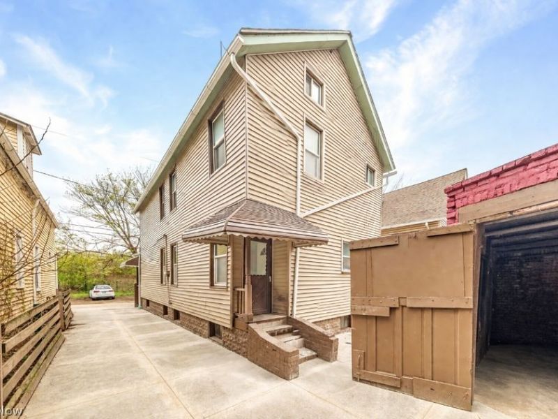 2597 W 15th Street, Cleveland, OH 44113 Photo 4