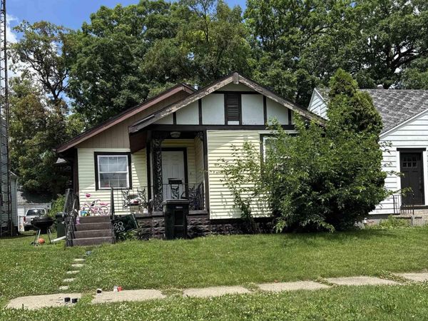 2917 Hartzer Street, South Bend, IN 46628