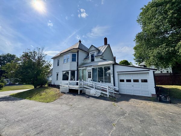 9 Otis Street , Livermore Falls, ME 04254