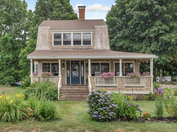 137 Island Avenue, Long Island, ME 04050