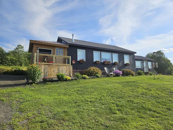 252 Voter Hill Road, Farmington, ME 04938