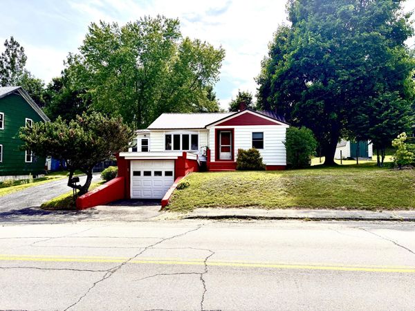 244 Bates Street , Millinocket, ME 04462