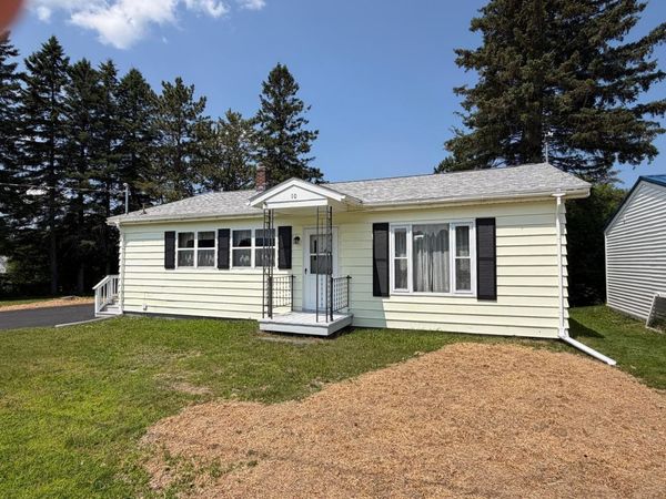 10 Macarthur Avenue , Caribou, ME 04736