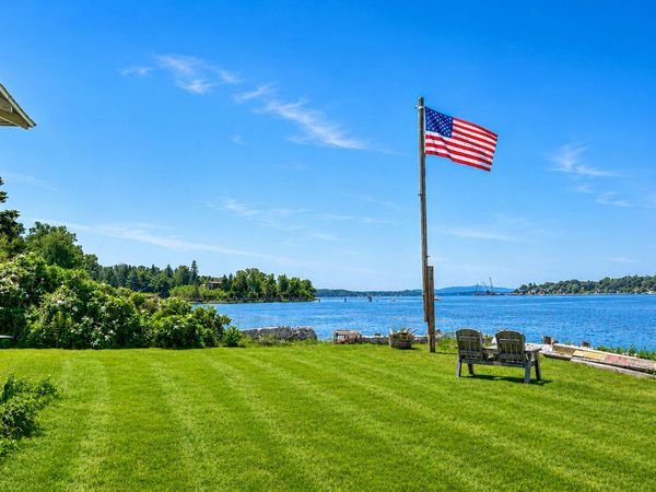 193 S Wharf Road , Brooksville, ME 04617