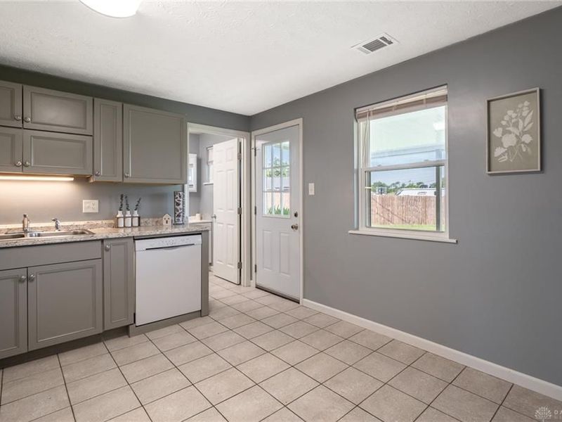 212 Doyle Avenue, Brookville, OH 45309 Photo 5