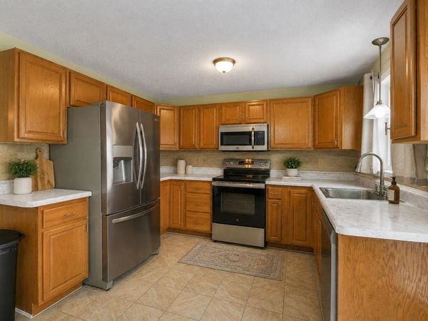1035 S. Mammoth Road, Unit 3, Manchester, NH 03109