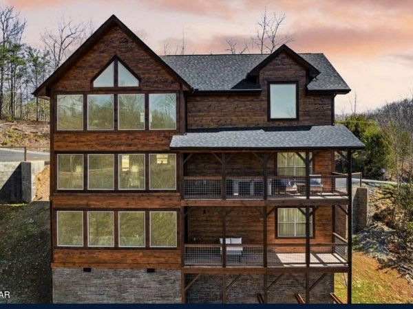 842 Vixen Run, Gatlinburg, TN 37738