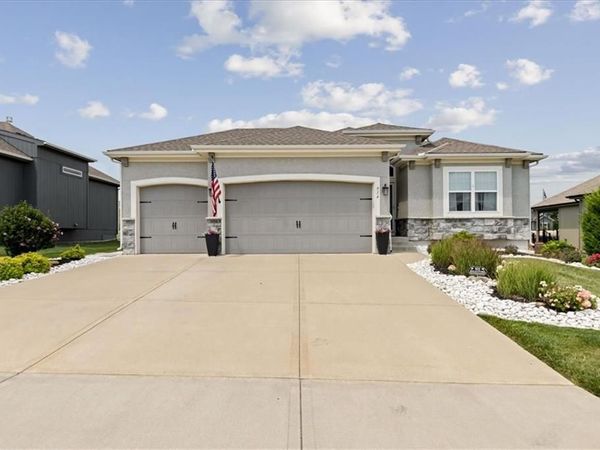914 Zennor Lane, Raymore, MO 64083