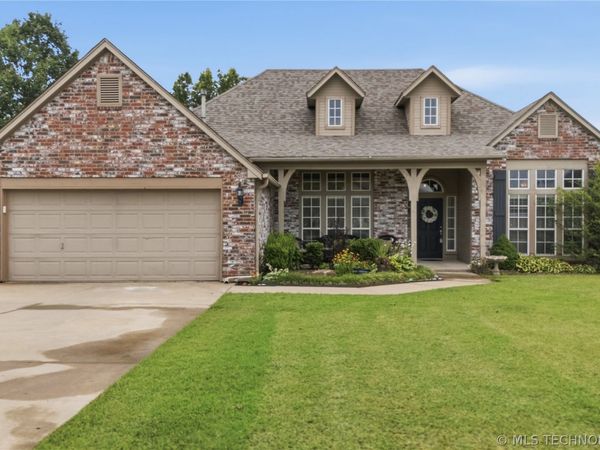 156 E Golden Rod Street , Skiatook, OK 74070