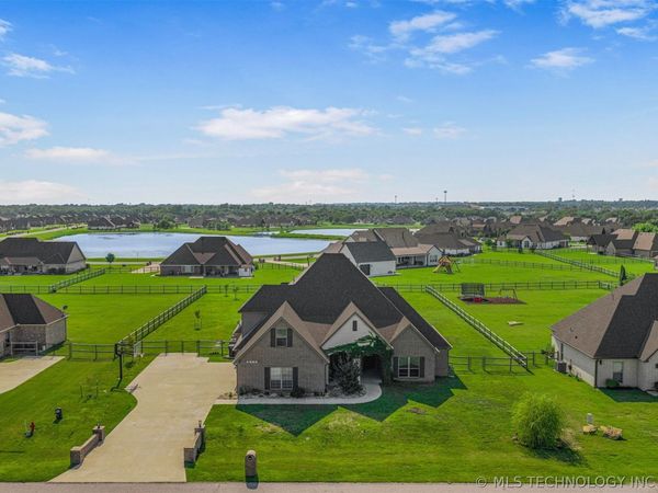 8220 N 154th Avenue E, Owasso, OK 74055