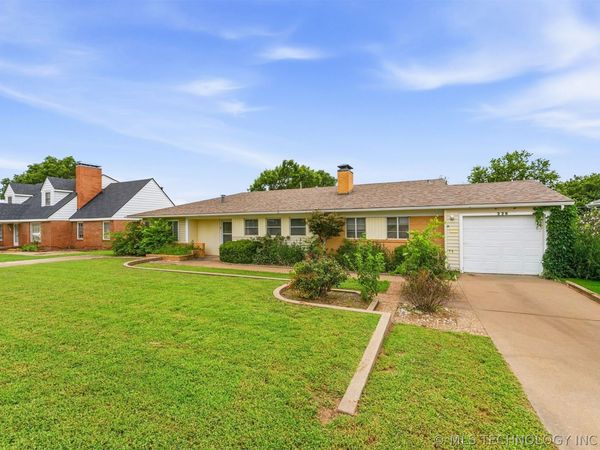225 SE Rockwood Avenue , Bartlesville, OK 74006
