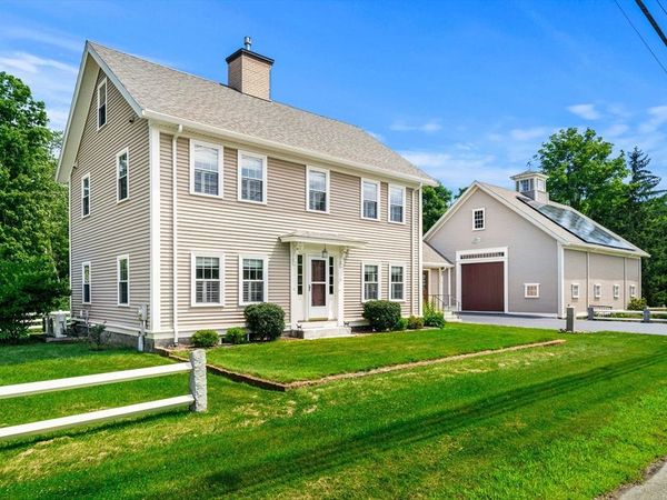 11 Maple Rd, Chelmsford, MA 01824