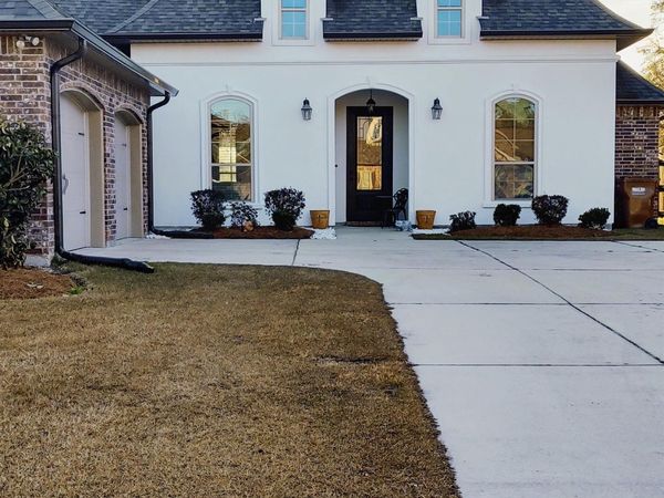 18081 Old Trail Dr, Prairieville, LA 70769