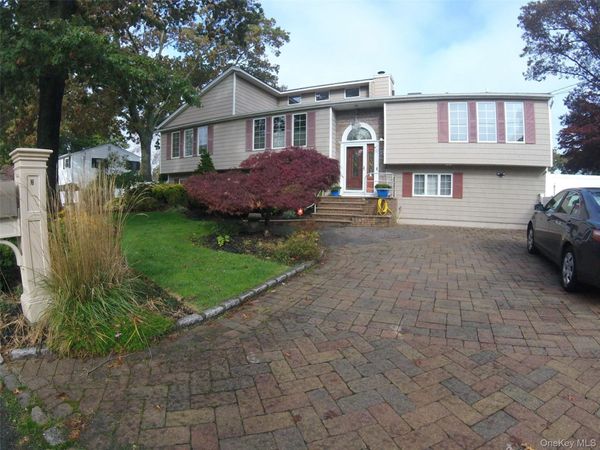 3 Crown Street , Port Jefferson Station, NY 11776