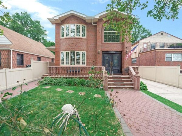 24560 61st Avenue , Little Neck, NY 11362