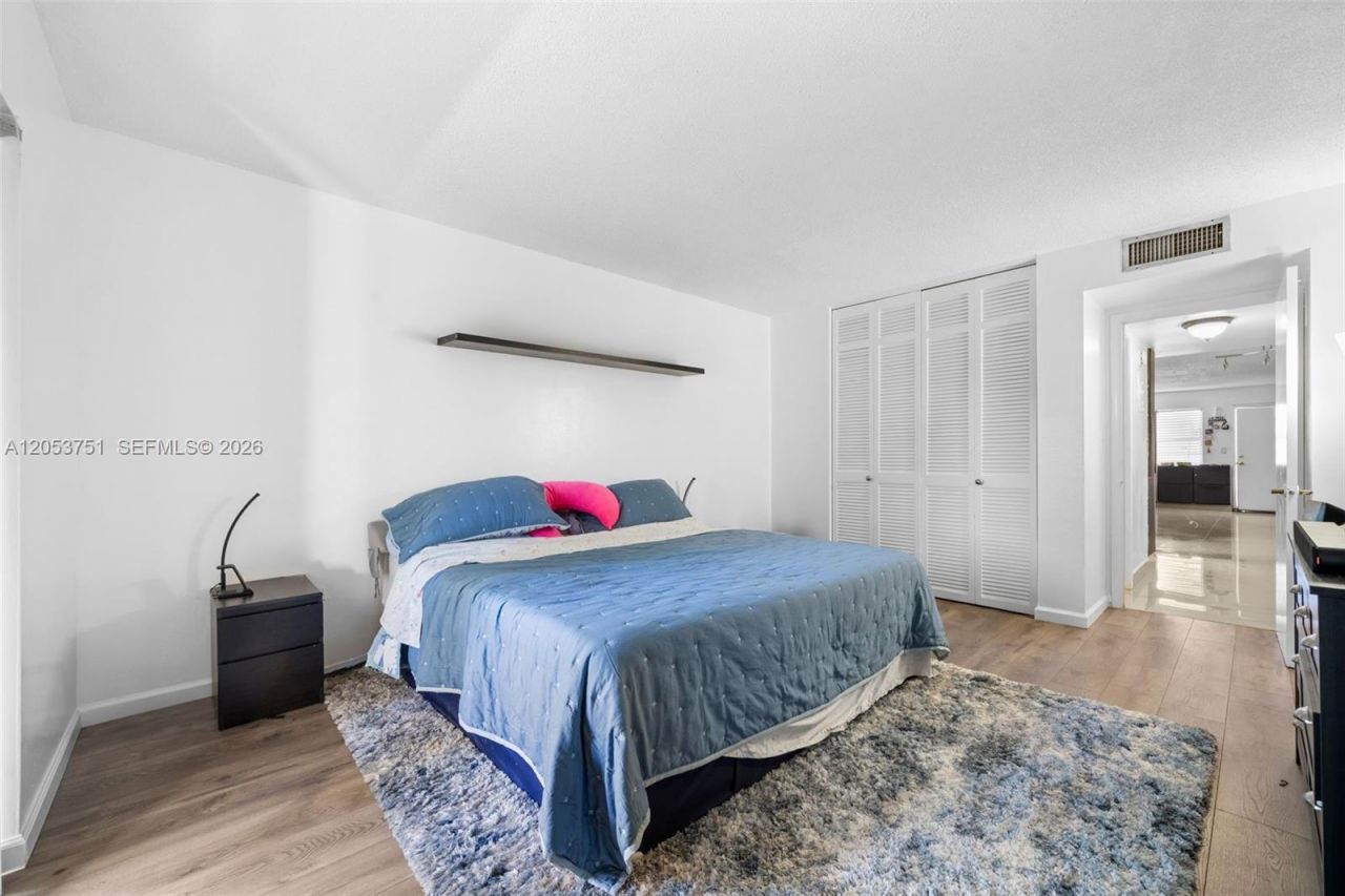 4011 N Meridian Ave , Unit 38, Miami Beach, FL 33140 Photo