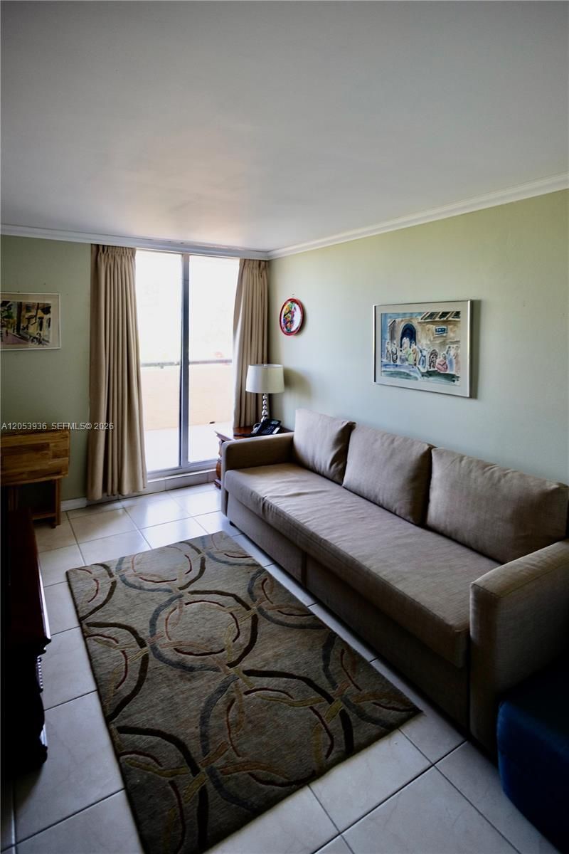 2555 Collins Ave , Unit 308, Miami Beach, FL 33140 Photo